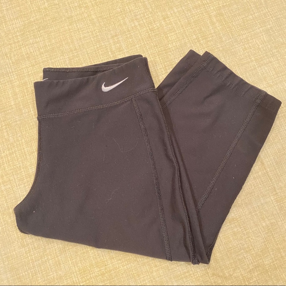 Youth Nike Black Crop Legging Size M